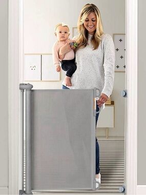 Momcozy retractable baby gate brand new